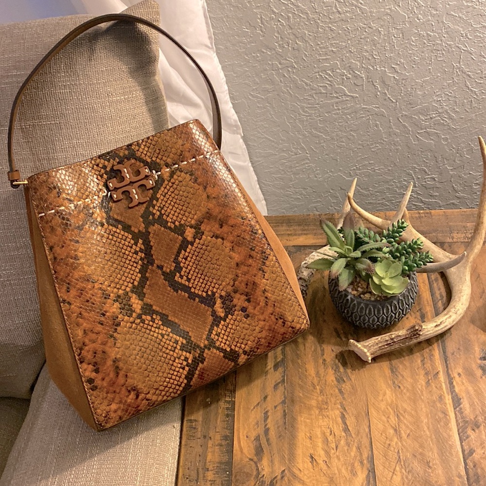 Beautiful Tory Burch Snakeskin Hobo ❤️